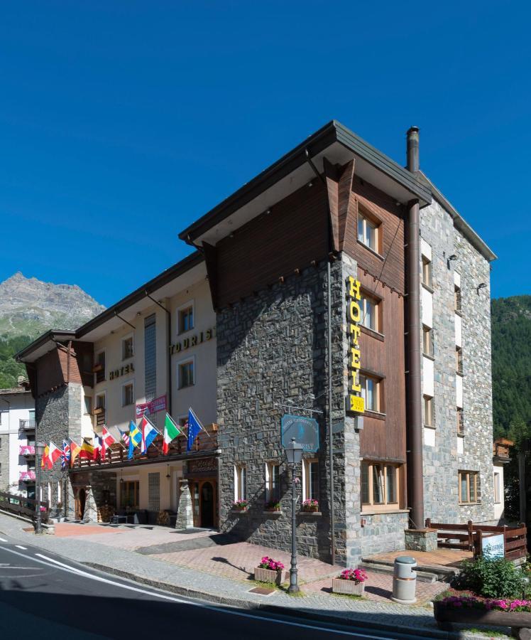 Hotel Tourist Valtournenche Zewnętrze zdjęcie